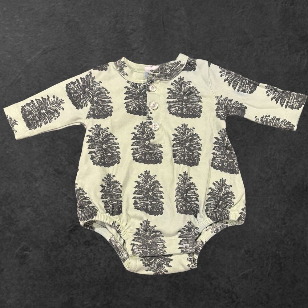 Kate Quinn 0–3M Organic Cotton Henley Bubble Romper Pinecone Print Green *Play